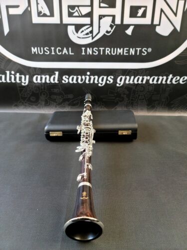 Yamaha YCL-650 Silver Keys Wood Bb Clarinet - Professional