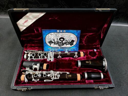 Yamaha YCL-650 Silver Keys Wood Bb Clarinet - Professional