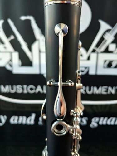 Yamaha YCL- 255 Nickel Silver Keys Bb Clarinet - Student