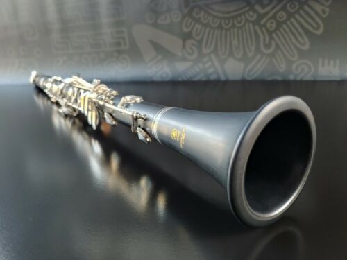 Yamaha YCL- 255 Nickel Silver Keys Bb Clarinet - Student